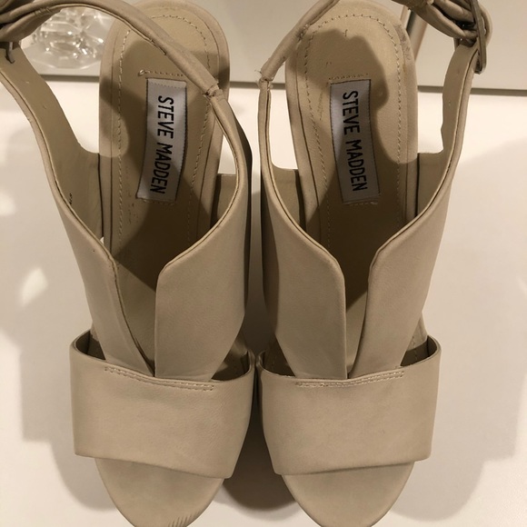 Steve Madden Tan Wedges. Brand New. - Picture 4 of 4
